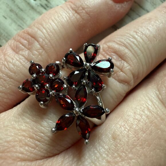 Natural Garnet Sterling Silver Flower Cluster Ring - Picture 3 of 9